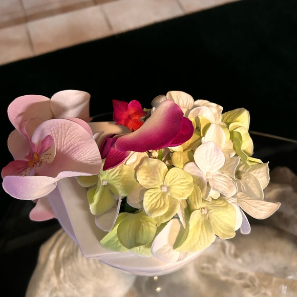 Neiman Marcus Beauty Eternal Floral Statue - Picture 2 of 7